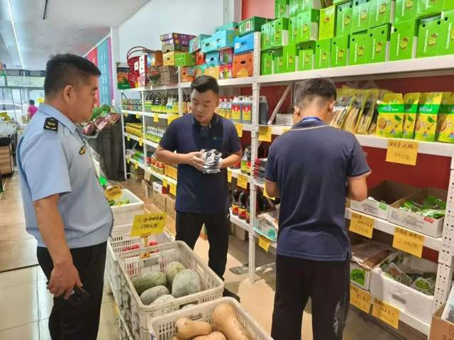 強化源頭追蹤 動態(tài)交叉鎖定｜濱城區(qū)市場監(jiān)管局扎實開展第三季度食品安全監(jiān)督抽檢暨食用農(nóng)產(chǎn)品批發(fā)領(lǐng)域跟蹤監(jiān)測行動
